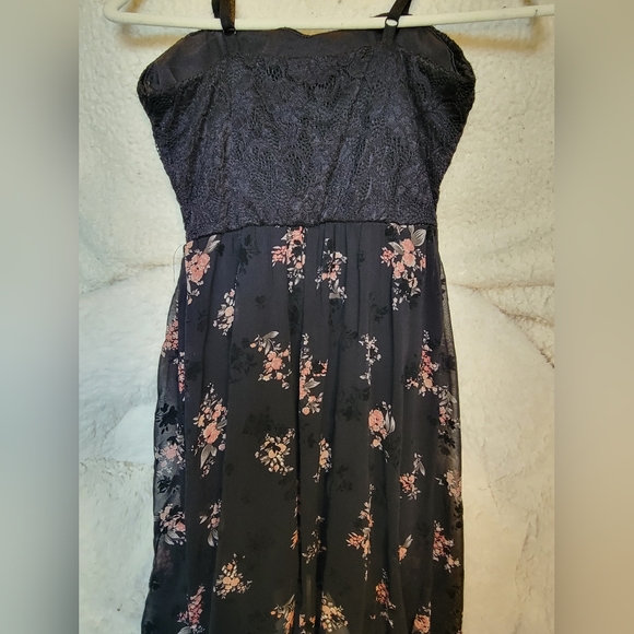 Lily Rose Maxi Dress, XS, Black Lace with Velvet detailing on skirt - Picture 6 of 8